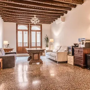 Gasthof Palazzo Daponte By Lionhost Venedig